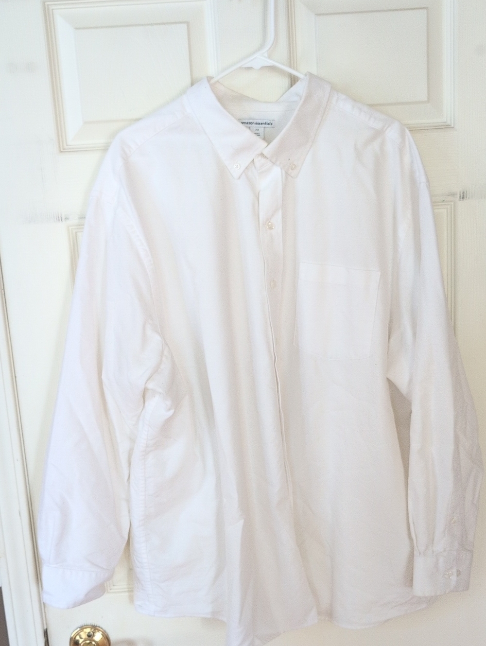 Amazon Essentials Men's White Button-Down Dress Shirt